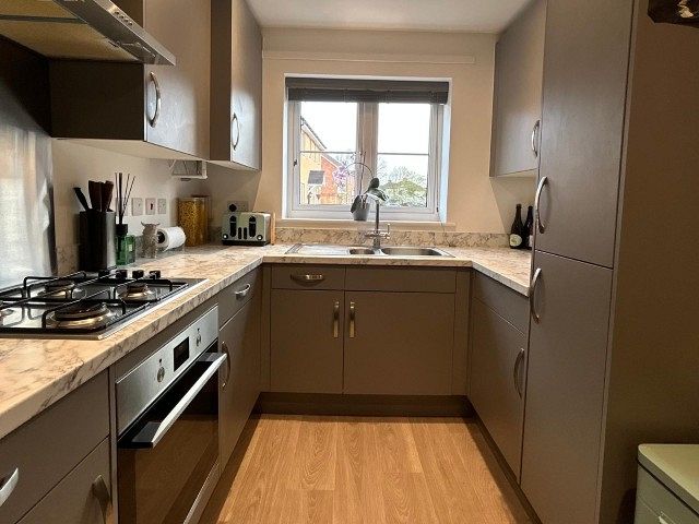 107 Tanners Meadow, Brockham, Surrey